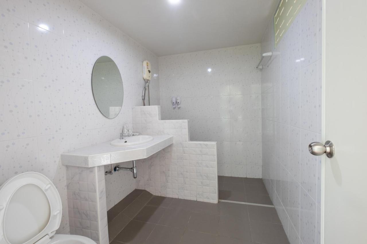 Talat Amphoe Nakhon Chai Si Feel Like Home แบบบ้านบ้าน מראה חיצוני תמונה